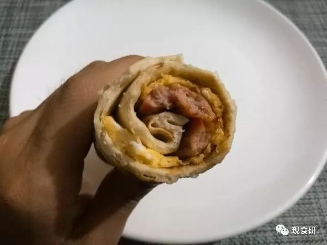 麦当劳早餐测评，火腿扒蛋麦煎饼味道如何