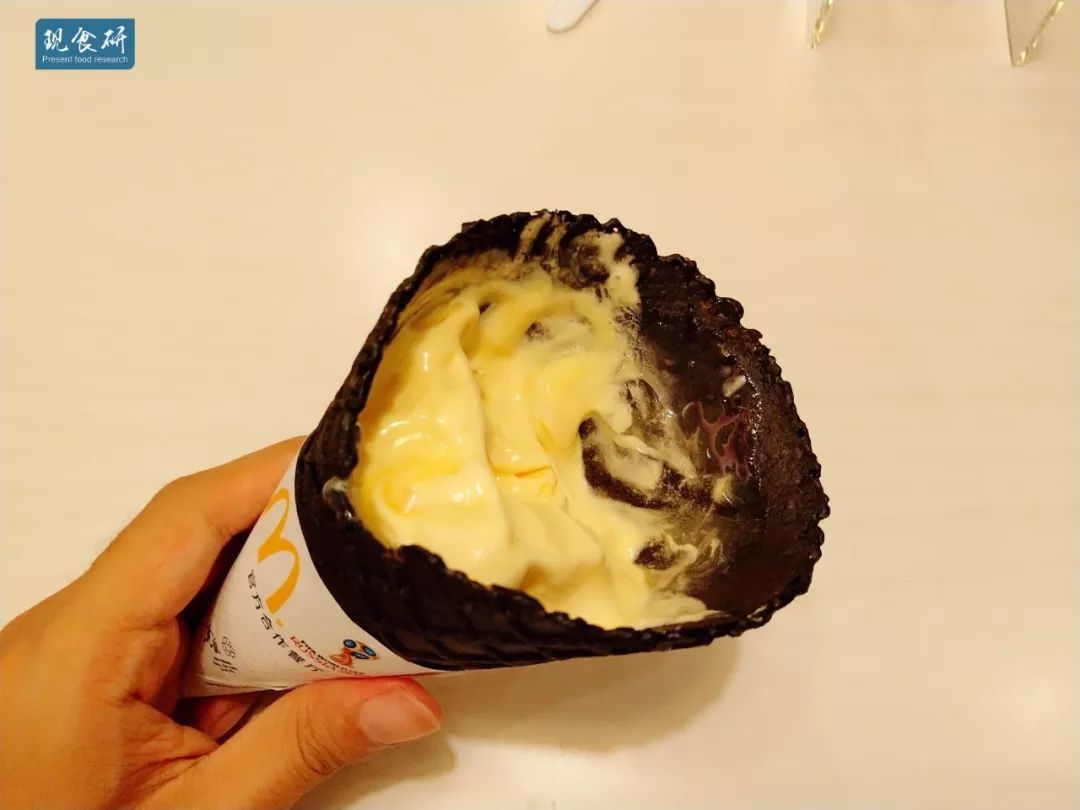 布丁+冰激凌=？麦当劳新品金拱门那么大圆筒测评