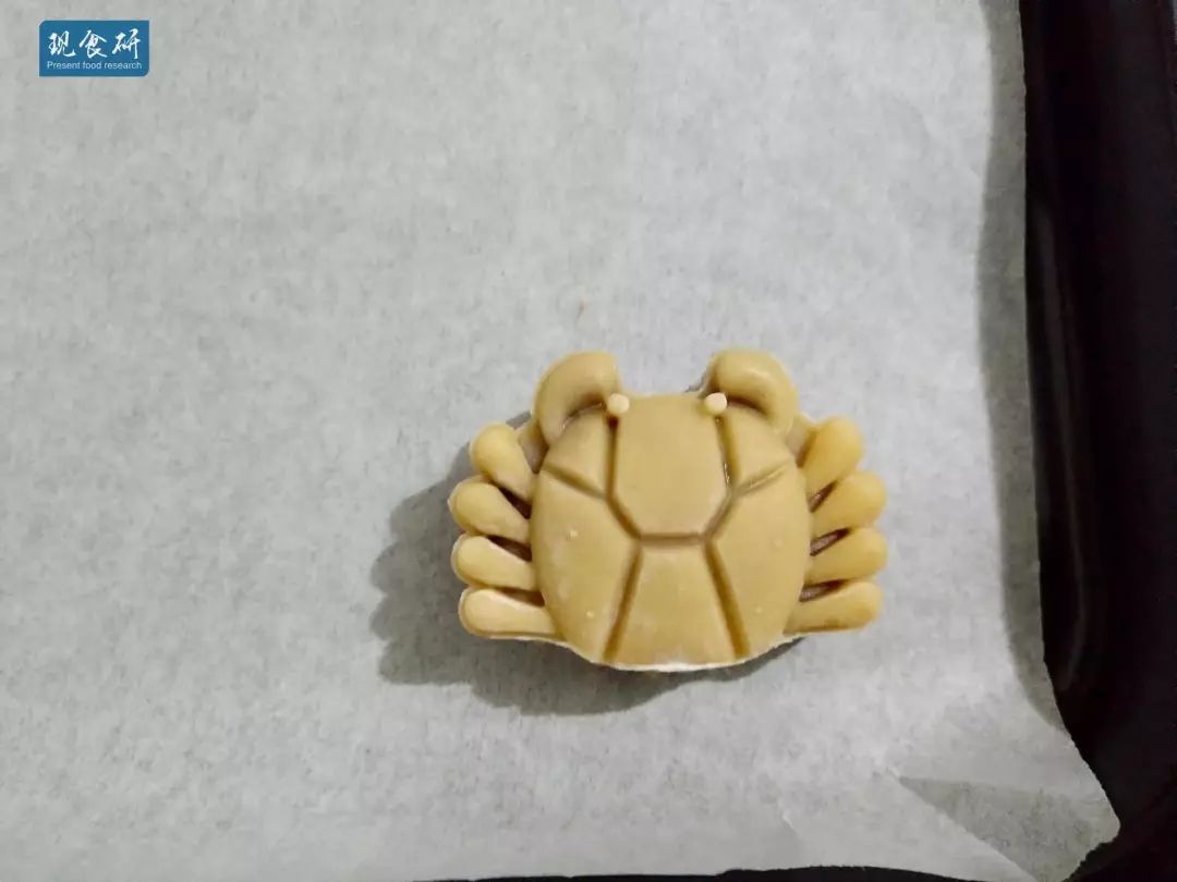 明年中秋想要自己做月饼嘛？鲲教你超简单做出普通以上的月饼