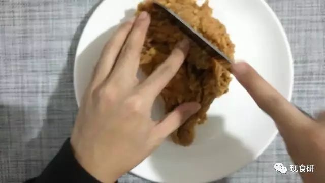薛之谦代言的肯大大藤椒鸡腿，到底有多大？肯德基新品测评
