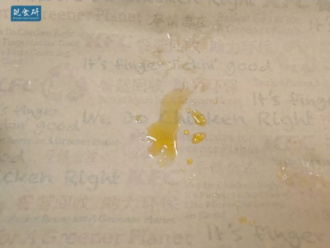 脆皮辣鸡家族又来新成员啦，肯德基咸蛋黄热辣脆皮鸡测评