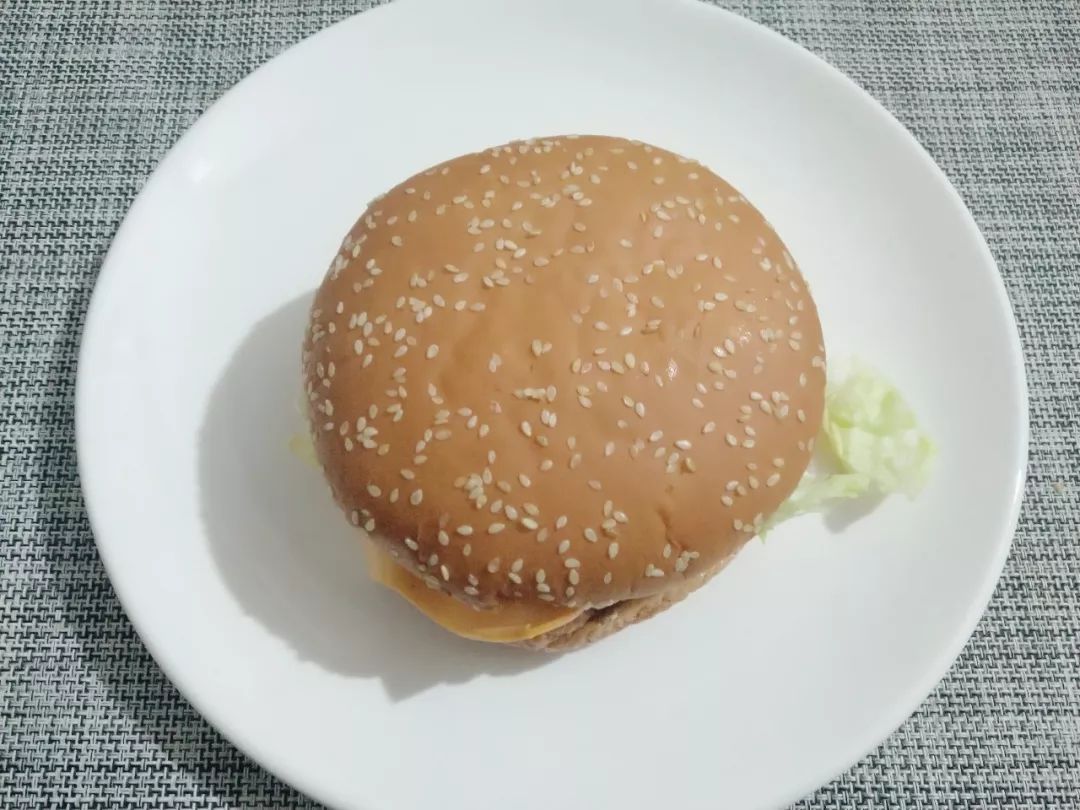 含有朗姆酒儿童不宜的汉堡，新品朗姆芝士烤鸡堡测评