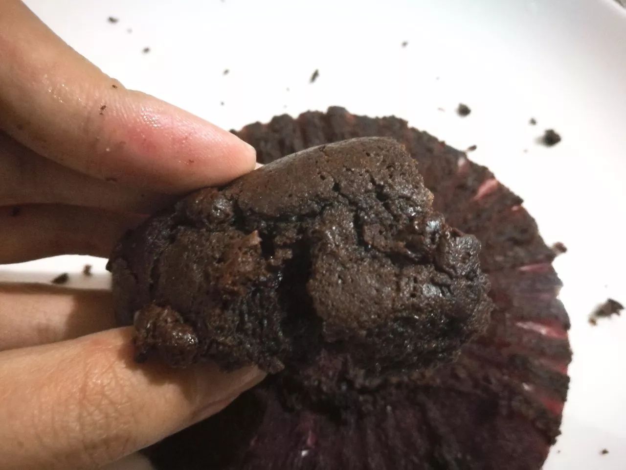 柔软湿润的超乎想象，星巴克巧克力麦芬测评