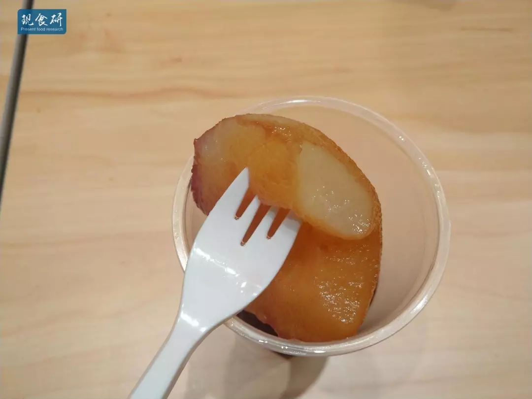汉堡王新品测评，全靠同行衬托的葡萄雪梨大鲜萃茶
