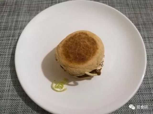 麦当劳有些让人失落的早餐，双层原味板烧鸡腿麦满分测评