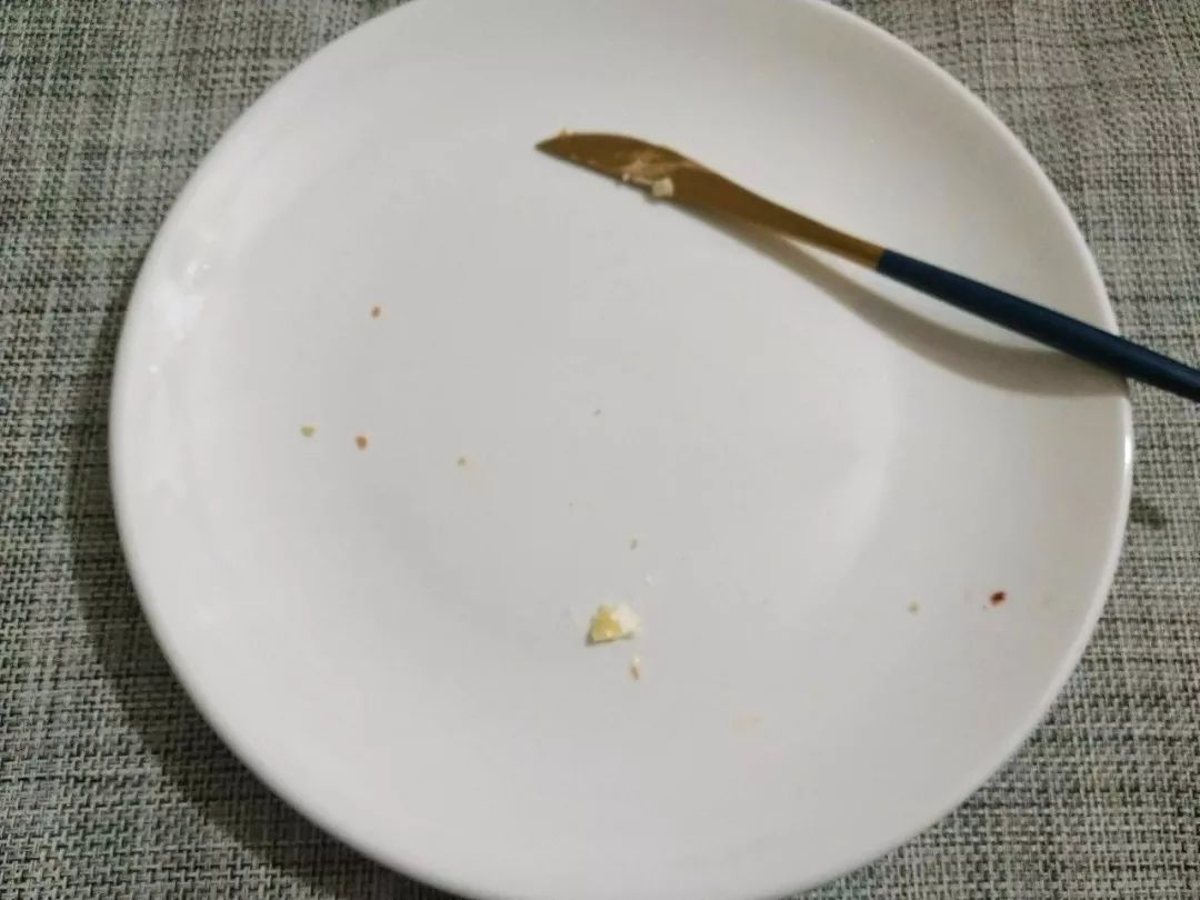 竟然有些出乎意料的好吃，华莱士的板烧鸡腿堡测评