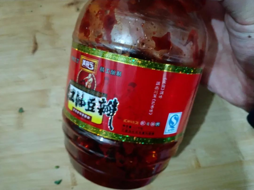 美国人为之疯狂的四川辣酱味道究竟如何？麦当劳网红蘸酱测评