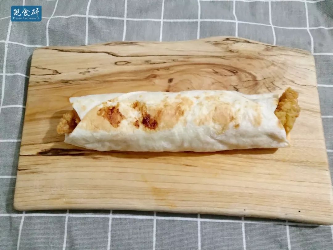 肯德基再上架单品测评，完全没有藤椒味的藤椒嫩笋鸡腿卷味道如何？