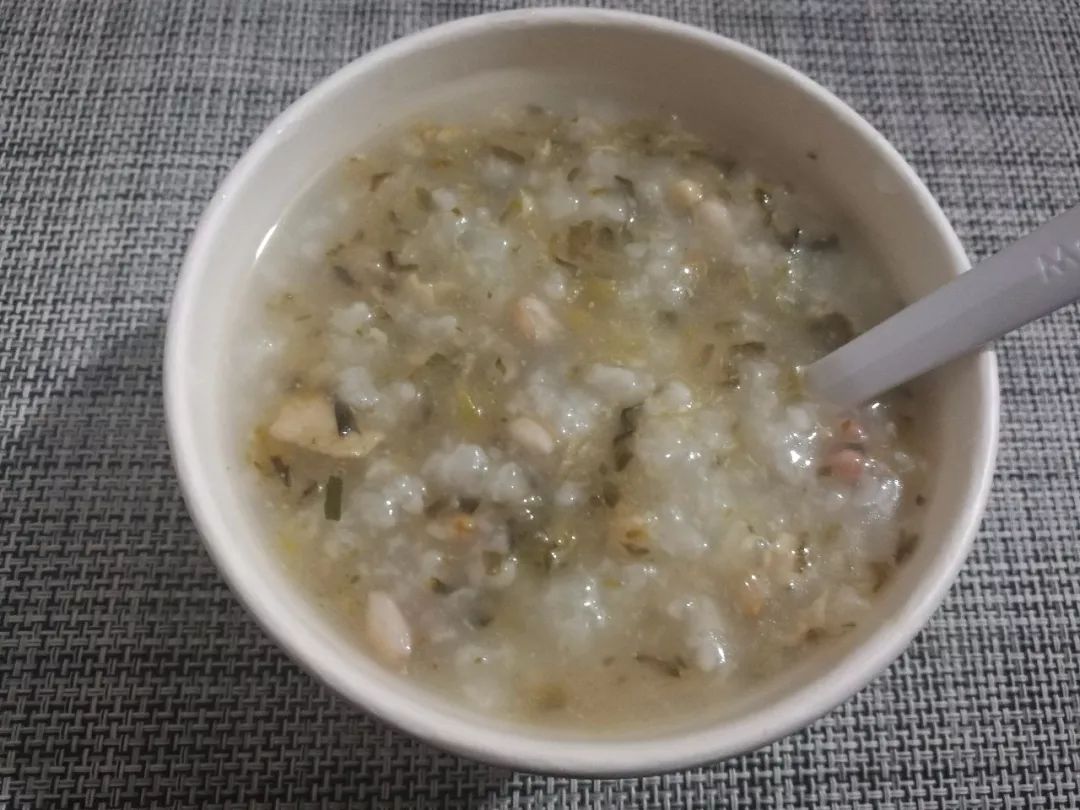 去吃了最后的“粥王”，麦当劳酸菜脆笋鸡肉粥测评