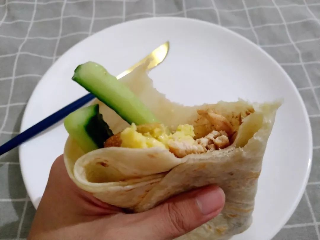 中餐馆子肯德基？肯德基早餐新品大饼卷万物测评