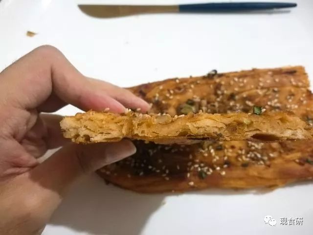 肉末黏在烧饼外，有特色的又卷烧饼测评