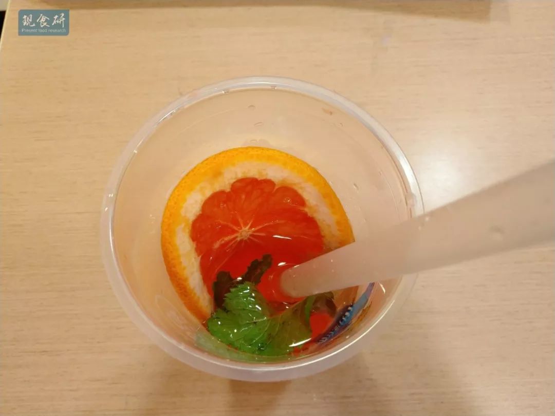 一年内从女孩变成女王是发生了什么？肯德基新品葡萄柚莫吉托测评