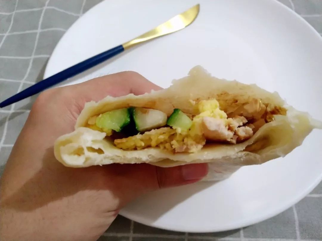 中餐馆子肯德基？肯德基早餐新品大饼卷万物测评