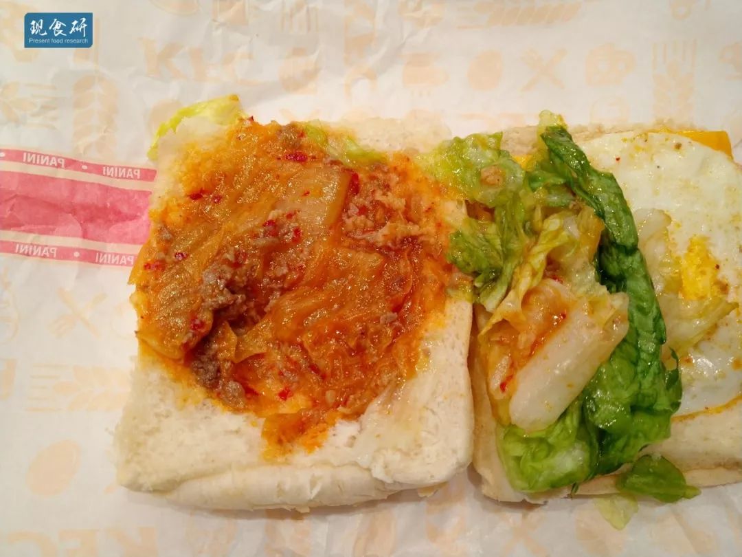 牛肉碎=肥牛？愚人节般的肯德基早餐泡菜肥牛蛋帕尼尼测评