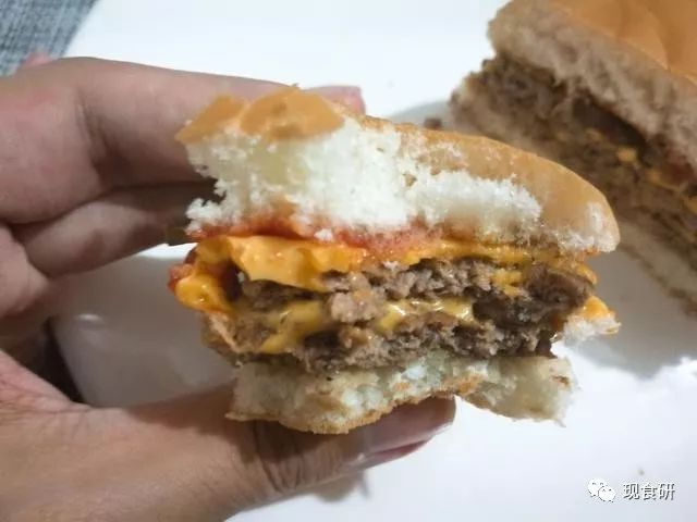芝士超多，麦当劳双层吉士堡测评