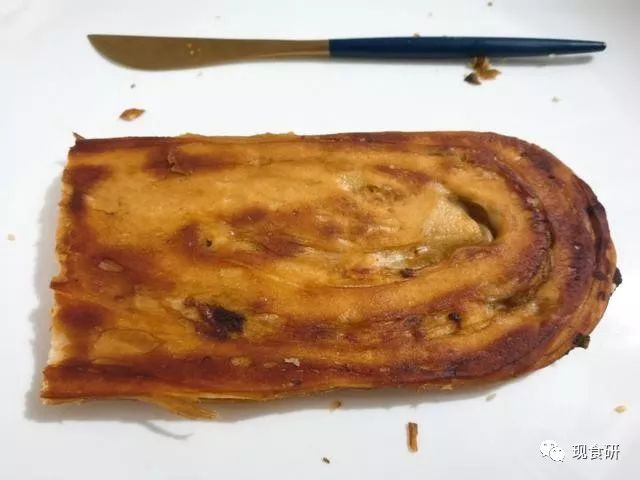 肉末黏在烧饼外，有特色的又卷烧饼测评