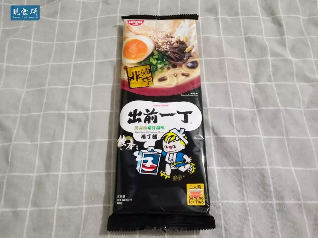鲜味浓郁味道却只是普通，入选世界十大的出前一丁两款泡面测评