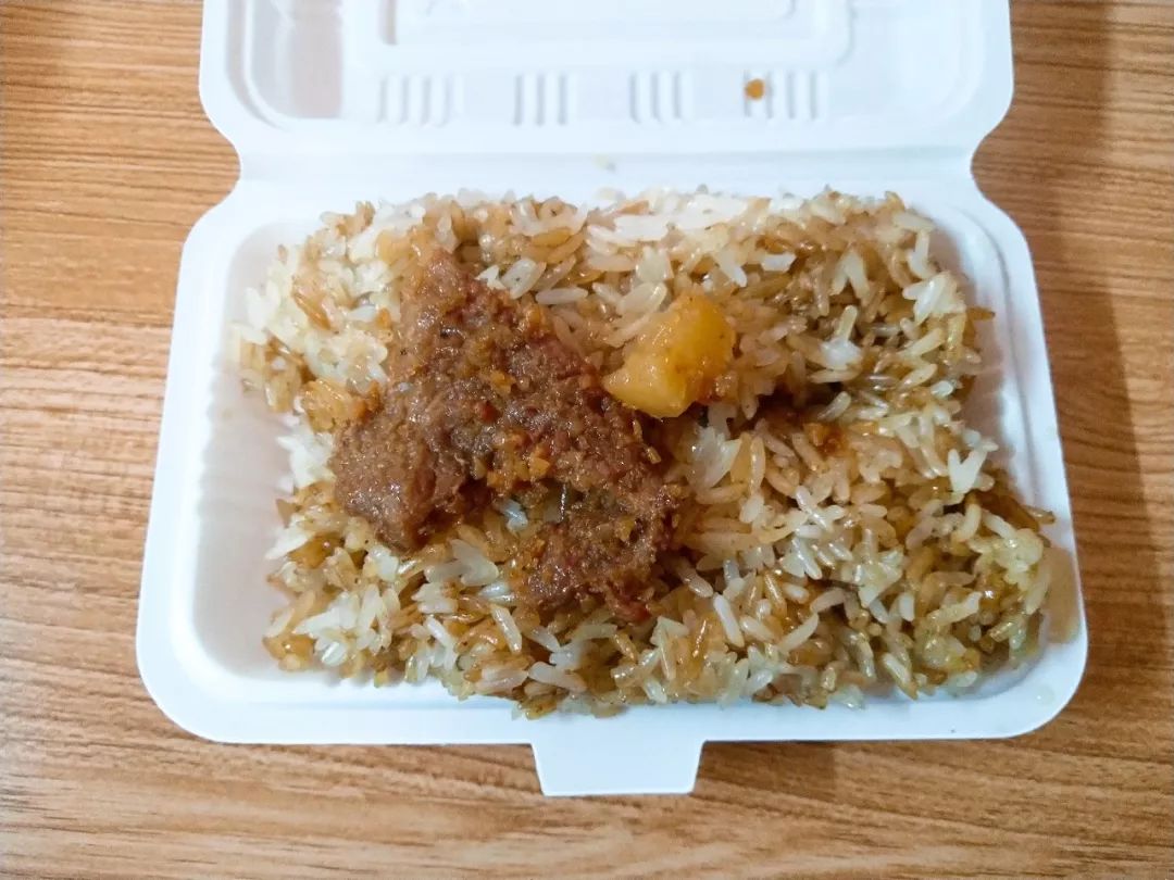 战胜名为被窝的恶魔，我这有名的早餐?肉蒸饭测评
