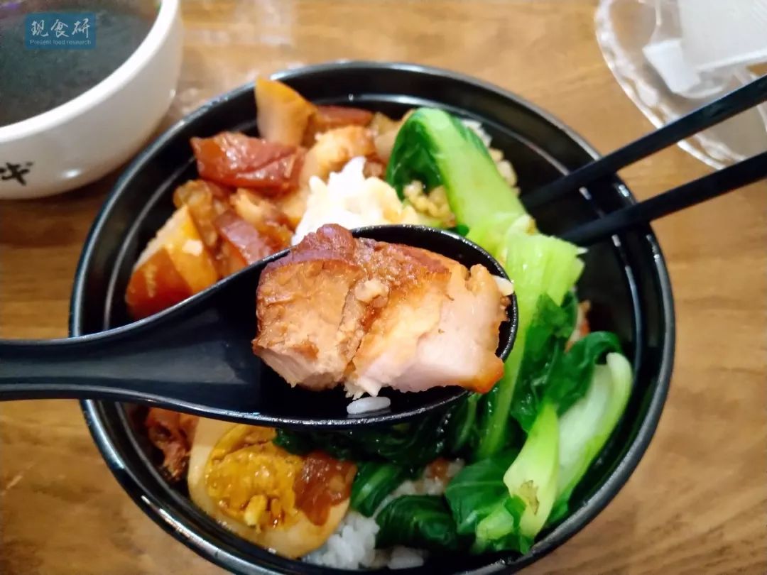 卤肉饭里肥肉没做好是什么感觉？饱腹感超强烈的卤肉饭测评