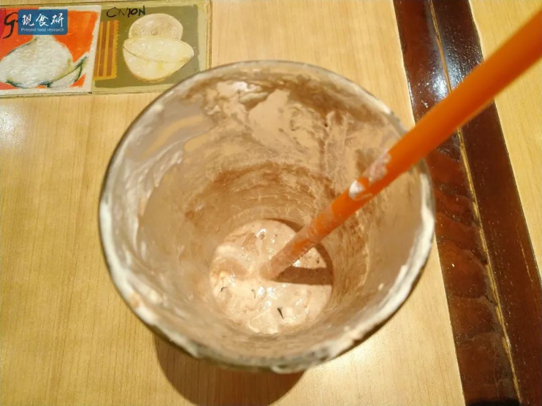 肥宅快乐水也要puls+起来，必胜客雪糕黑天使测评
