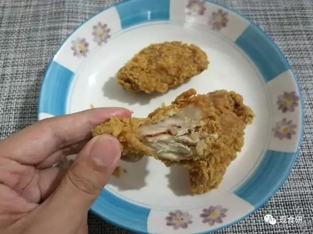 麦辣鸡翅与肯德基香辣鸡翅对比，你喜欢哪边的鸡翅呢