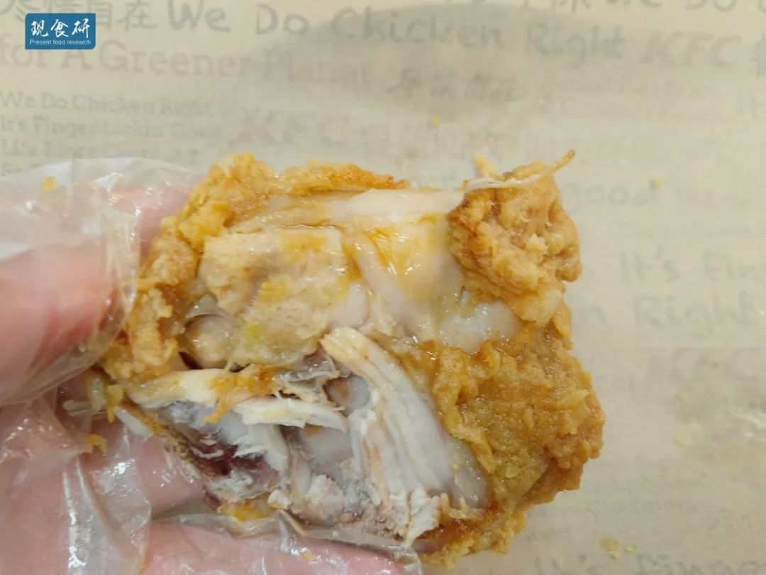脆皮辣鸡家族又来新成员啦，肯德基咸蛋黄热辣脆皮鸡测评