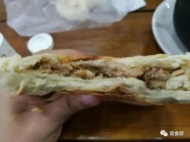 肉肉超级多的肉夹馍，老板娘太实在啦！