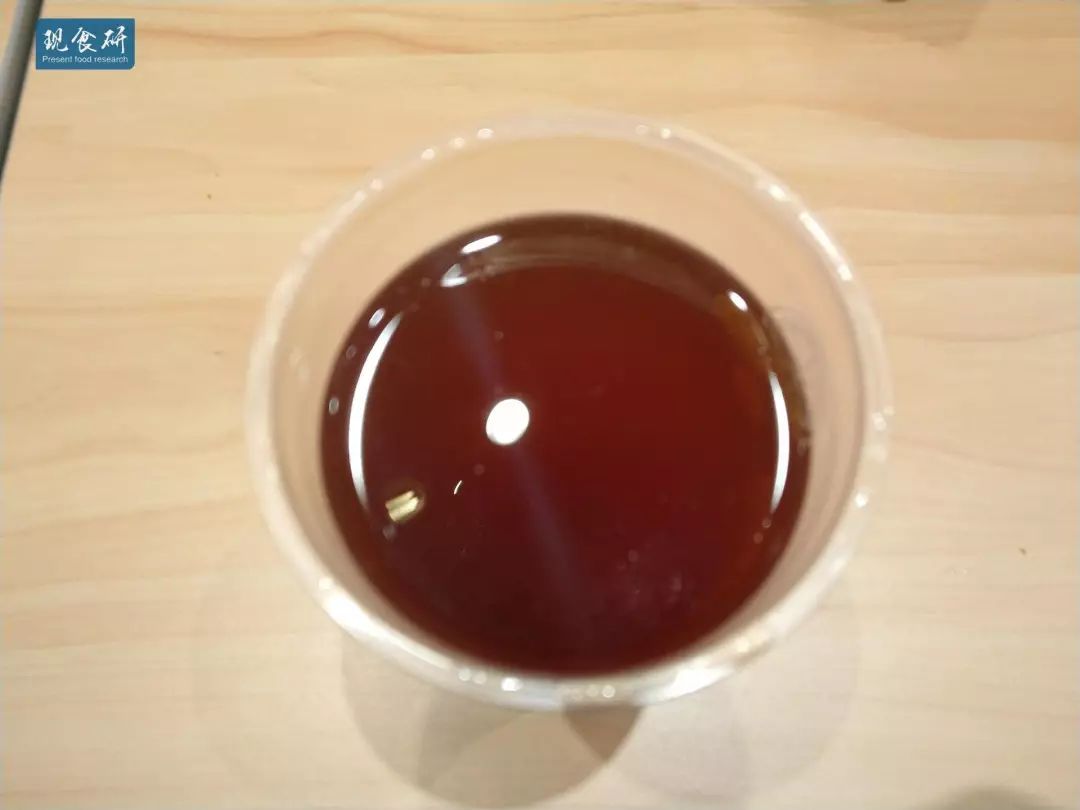 汉堡王新品测评，全靠同行衬托的葡萄雪梨大鲜萃茶