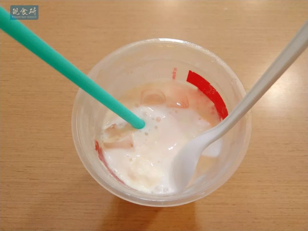 饮料里加冰激凌会发生质变？肯德基雪顶粉红百事可乐测评