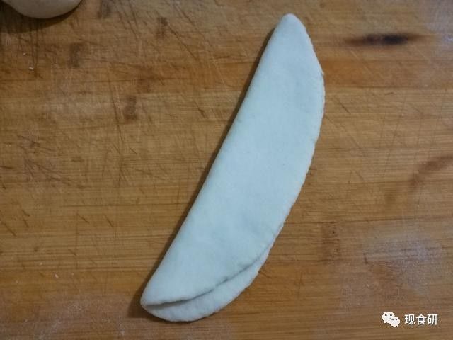今天我要吃肉夹馍！做好馍夹上昨天的肉肉就能美美的吃一顿啦