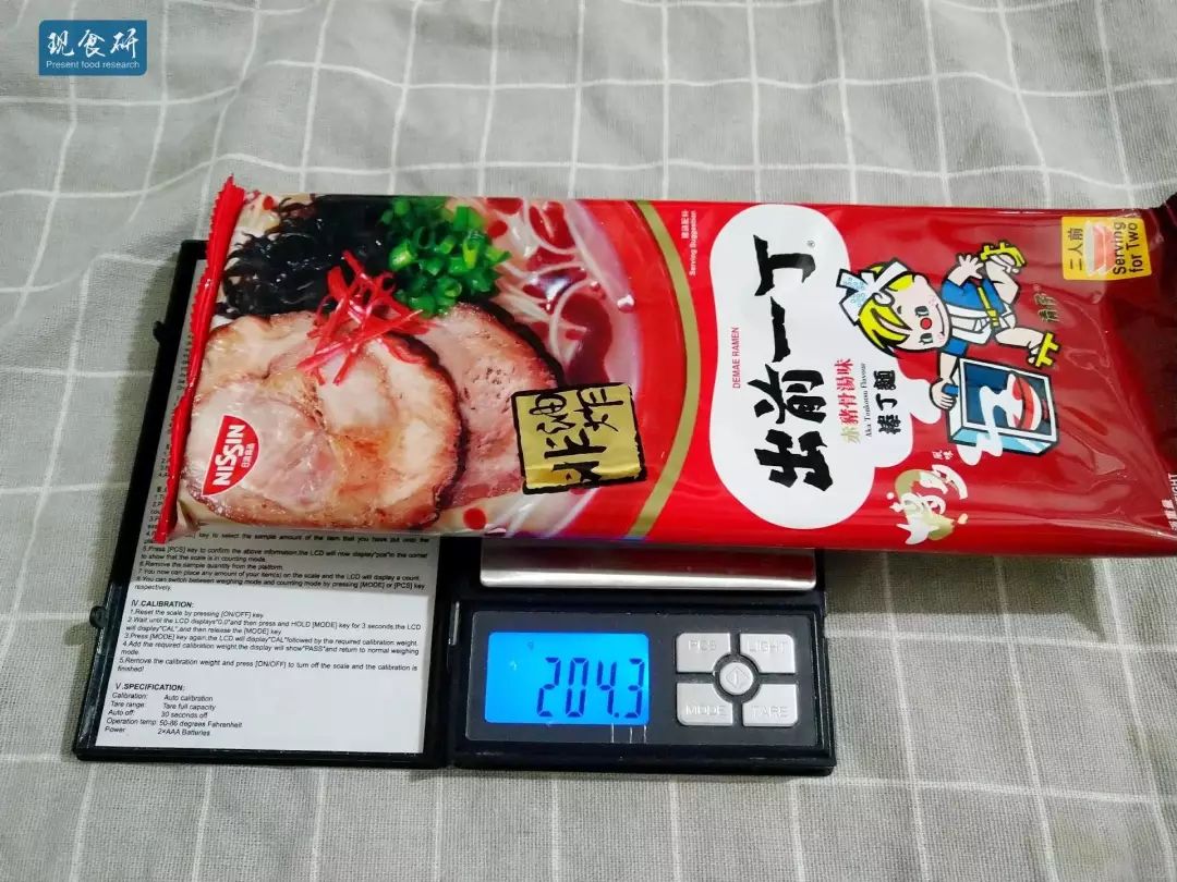 鲜味浓郁味道却只是普通，入选世界十大的出前一丁两款泡面测评