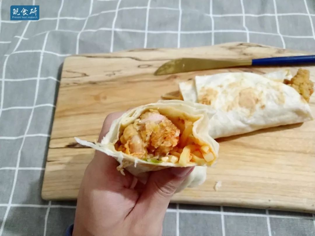 肯德基再上架单品测评，完全没有藤椒味的藤椒嫩笋鸡腿卷味道如何？