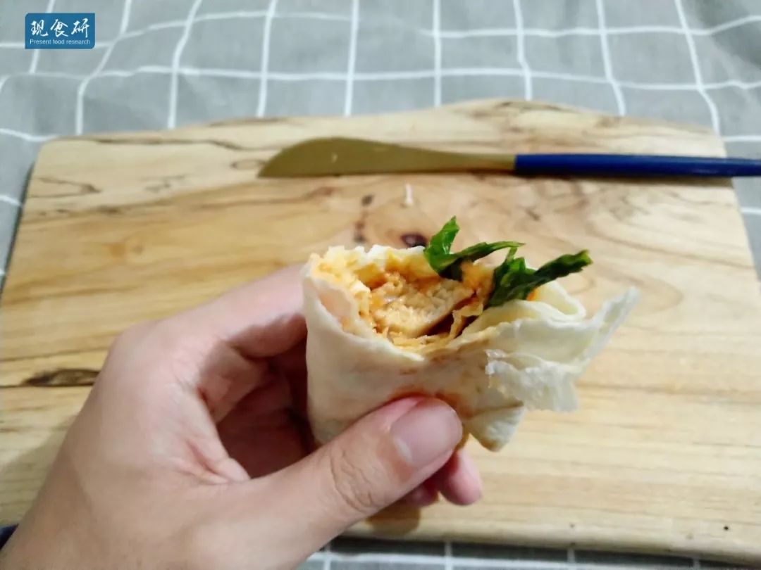 肯德基再上架单品测评，完全没有藤椒味的藤椒嫩笋鸡腿卷味道如何？