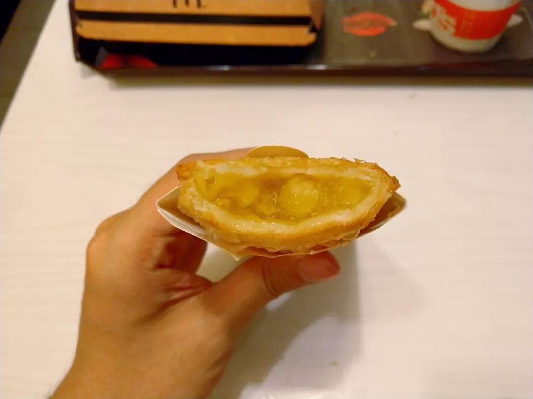 味道柔和却显得相当中庸，麦当劳菠萝派测评