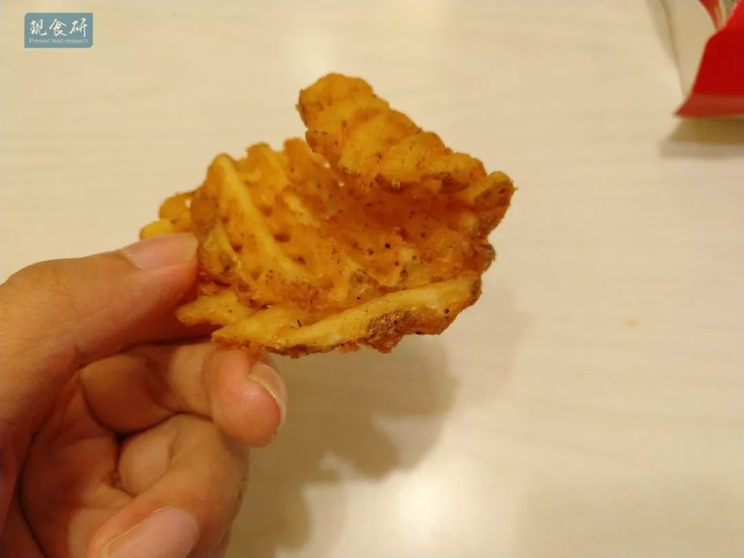 试吃，麦当劳本月唯一的新品：脆薯格味道如何？