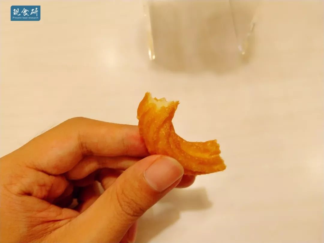 布丁+冰激凌=？麦当劳新品金拱门那么大圆筒测评
