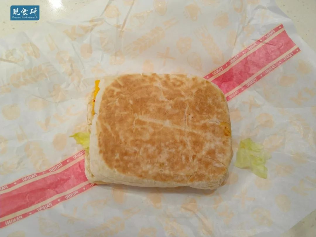 牛肉碎=肥牛？愚人节般的肯德基早餐泡菜肥牛蛋帕尼尼测评