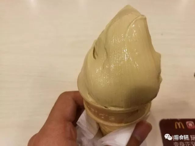 冬天吃冰激凌需要理由？麦当劳玄米米冰激凌测评